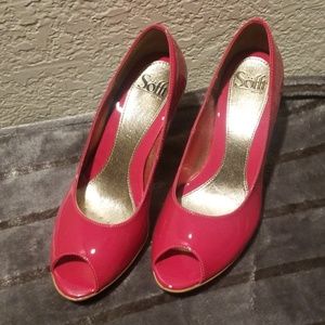 Soft Pink patent leather open toe pumps